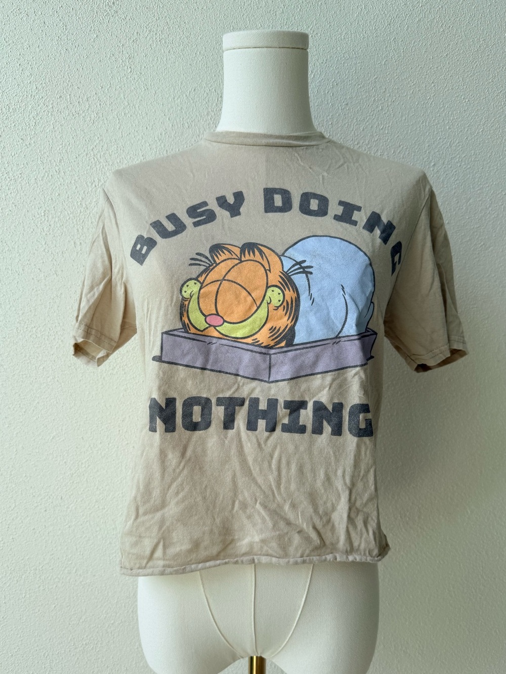 Garfield 'Busy Doing Nothing' Short Sleeve Tee, EUC, Small